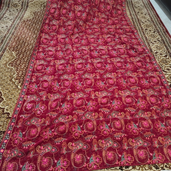 Micro valvet shawls - Picture 2 of 6